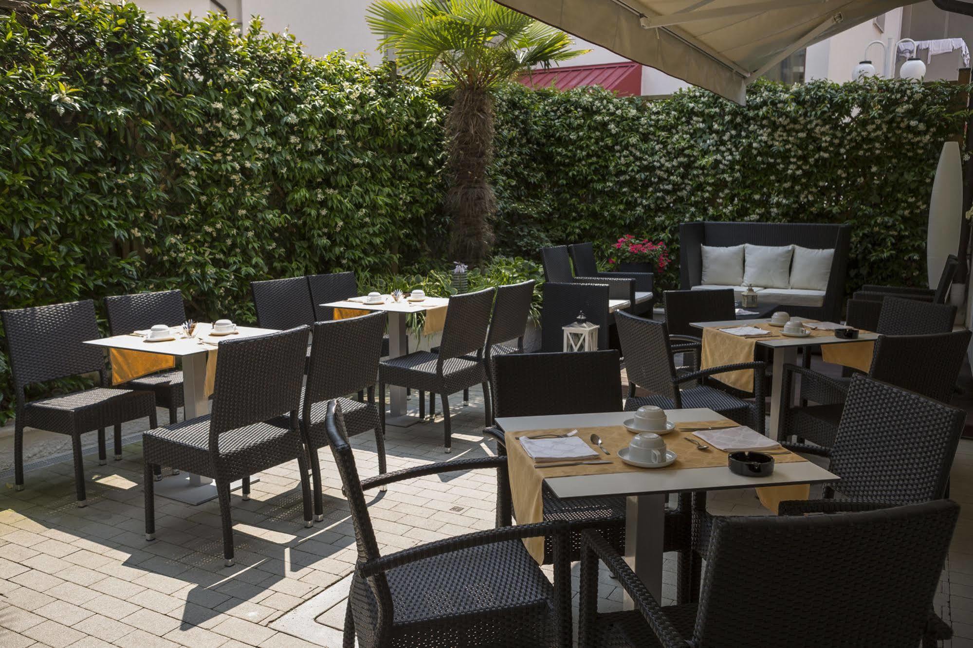 Hotel Imperia Lido di Jesolo Exterior photo