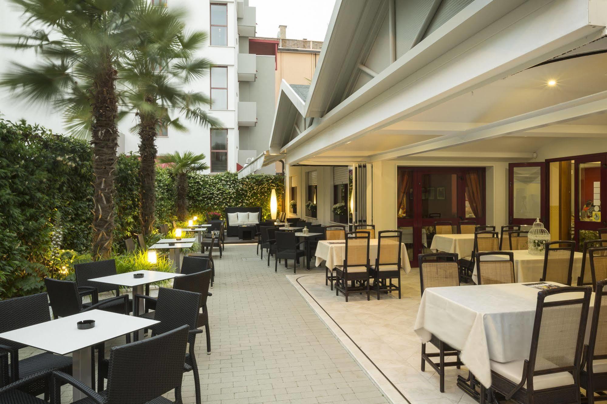 Hotel Imperia Lido di Jesolo Exterior photo