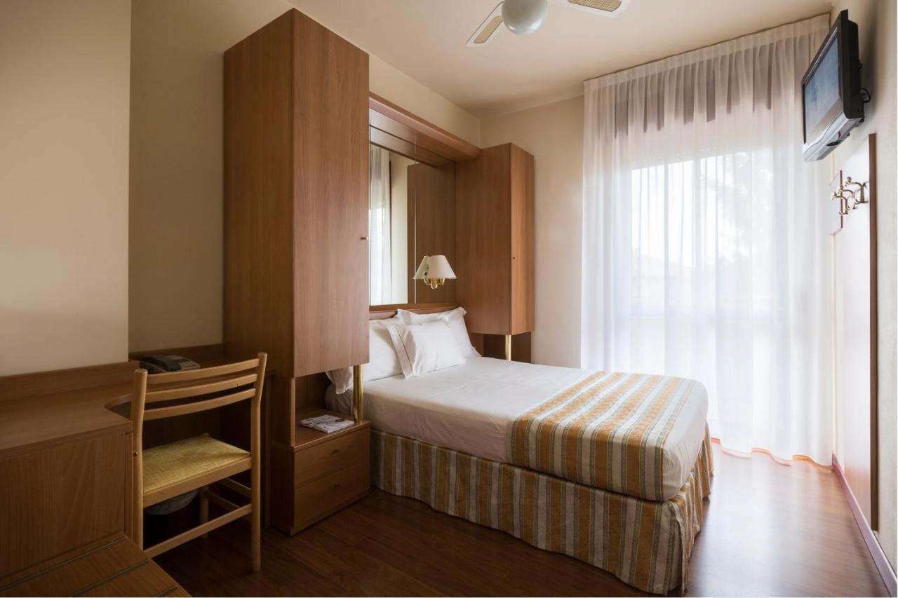 Hotel Imperia Lido di Jesolo Exterior photo